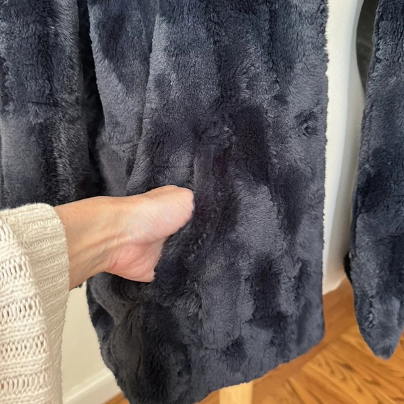 TINY EDITIONS for Anthropologie Equinox Dark Blue Faux Fur Jacket, Size Small - Picture 10 of 16